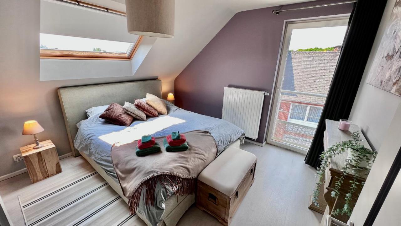 Loft En Duplex Avec Terrasse 3 Chambres Proche Pairi Daiza Mons Luaran gambar