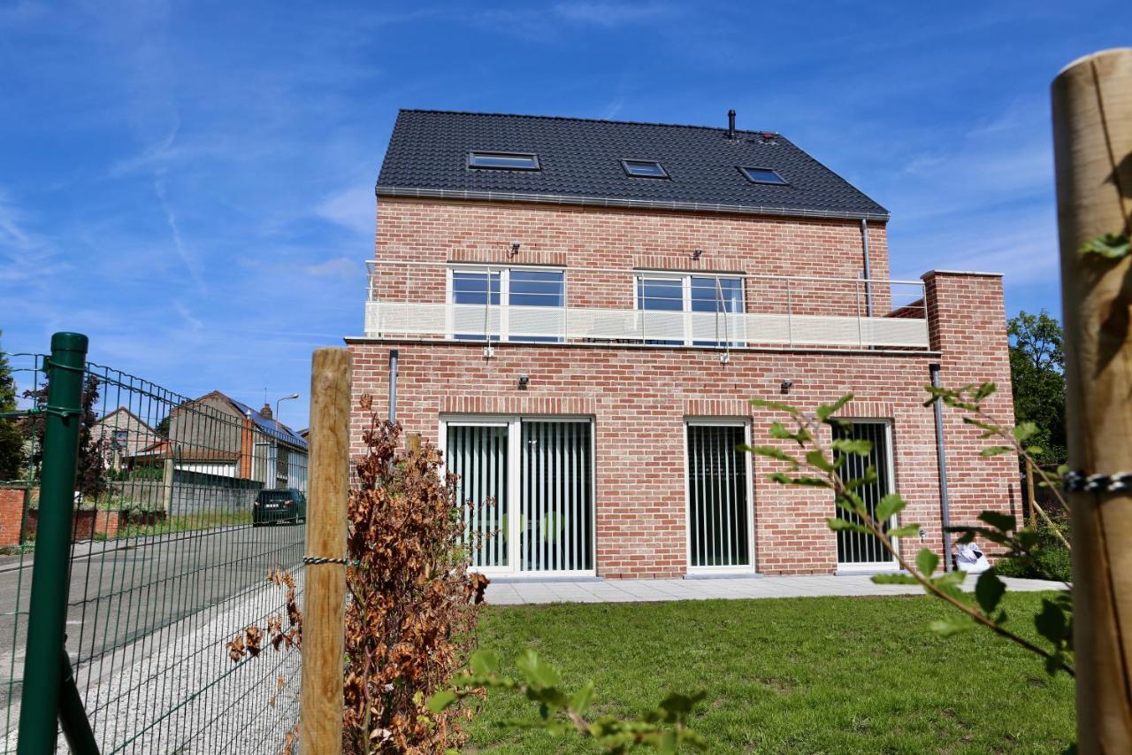 Loft En Duplex Avec Terrasse 3 Chambres Proche Pairi Daiza Mons Luaran gambar